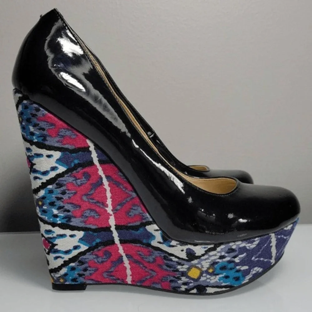 Steve Madden Unique Platform Chunky Heels 6.5 Wedge‎ Black Patent Leather Ikat